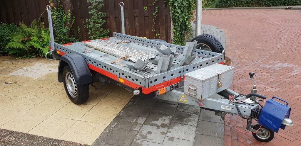 Te huur: geremde Stema motortrailer 1 of 2 motoren, Tempo100, Aanhangwagen