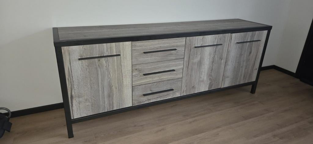Prachtig dressoir - 220 cm lang, Ophalen, Met deur(en), Overige materialen, Zo goed als nieuw