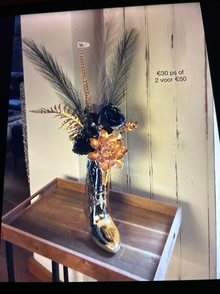 Laars vaas met kunstbloemen, Huis en Inrichting, Overige materialen, Gebruikt, Overige kleuren, Ophalen of Verzenden