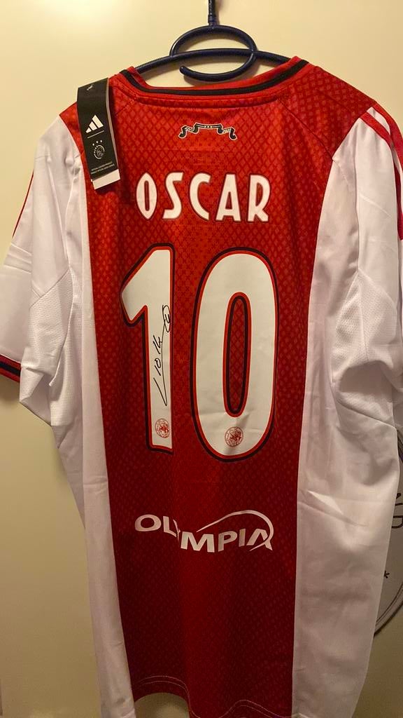 Mooi shirt 25/26 nr 10 oscar met handtekening, Verzamelen, Ophalen of Verzenden, Zo goed als nieuw, Ajax, Shirt