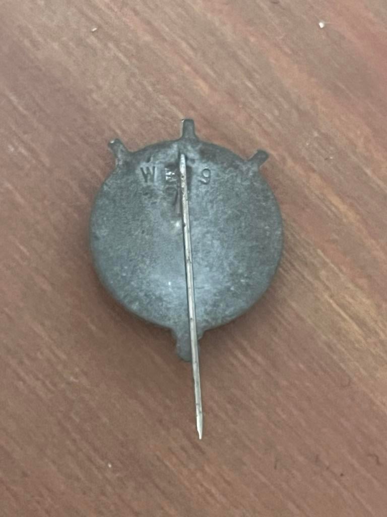 Winterhilfe WHF pin zeemijn WW2 Duits, Ophalen of Verzenden