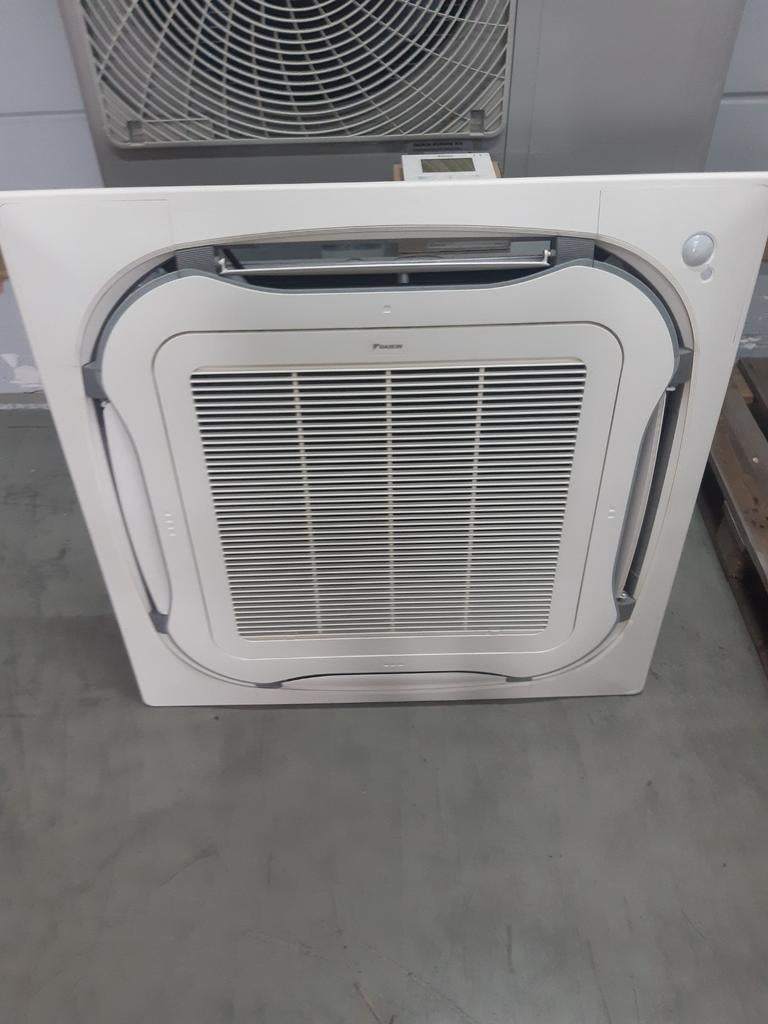 Daikin refurbished/zgan. 7,1/10/12.5 kw cassette., Ophalen of Verzenden, Zo goed als nieuw