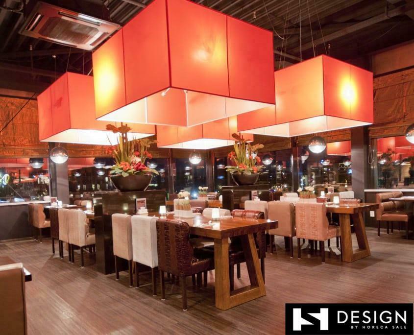 Horeca restaurant banken tafels stoelen barren verlichting, Zakelijke goederen, Horeca | Meubilair en Inrichting, Ophalen of Verzenden