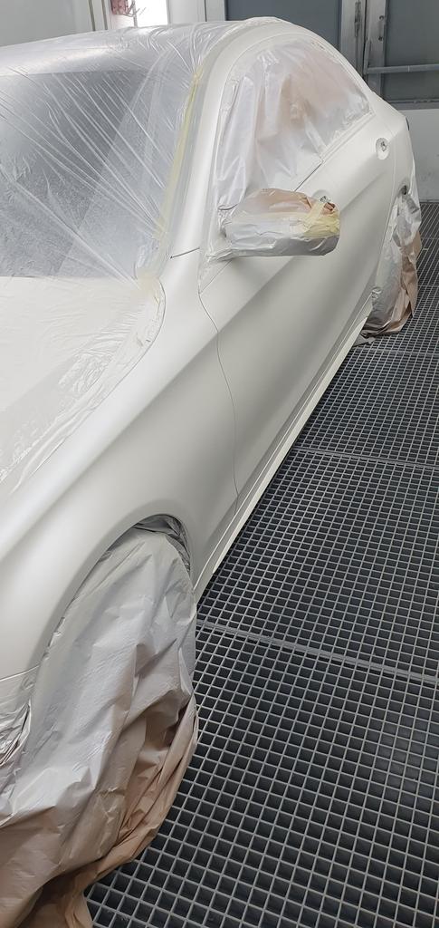 Schadeauto herstel spuitwerk richten plaatwerkrij, Garantie, Lakschade of Spuitwerk