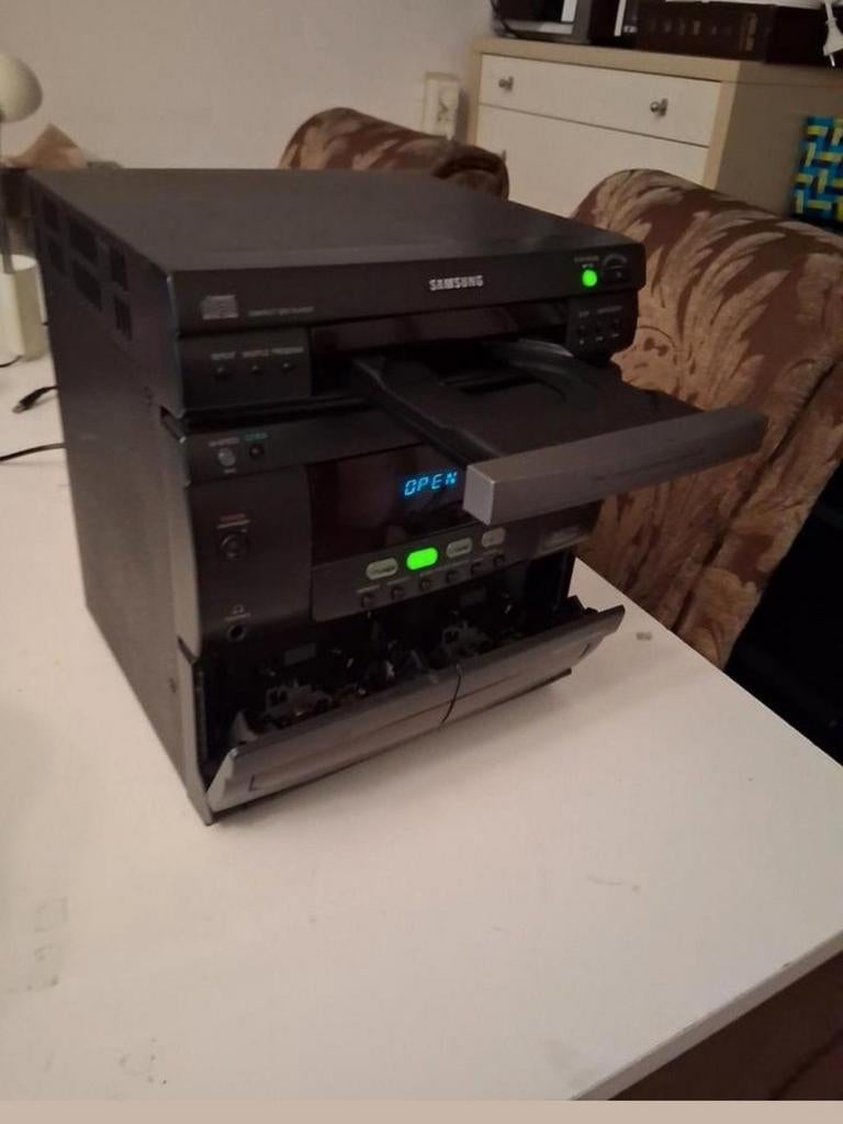 Te koop! Samsung muziek instrumenten CD+cassette., Ophalen