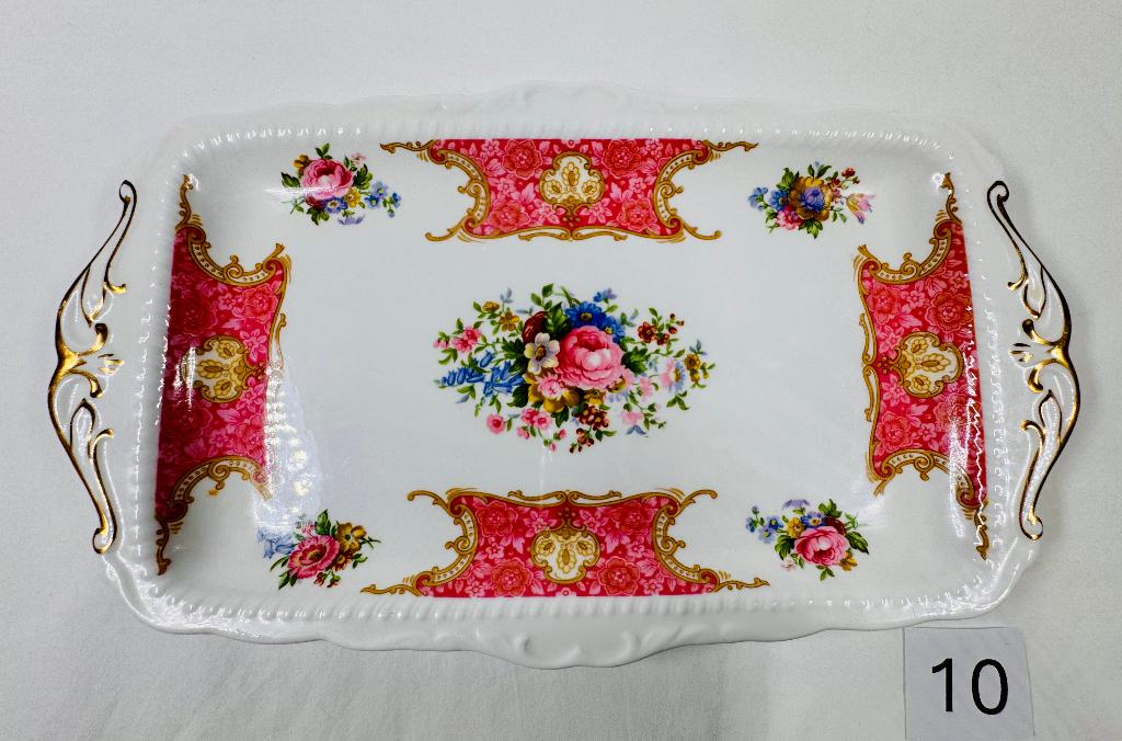 Royal Albert Lady Carlyle Serveerblad Vintage England, Verzamelen, Porselein, Kristal en Bestek, Zo goed als nieuw, Kop en/of schotel