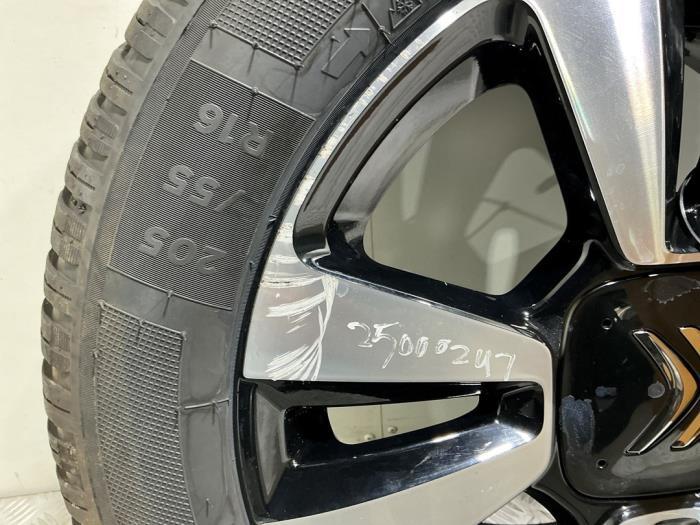 Velgen set + winterbanden van een Citroen C3 (C3 16-), 12 maanden garantie, Gebruikt, -, -
