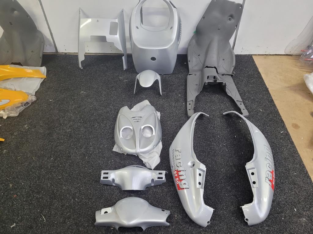 Hyosung sf 50 racing prima kappen set, Overige merken, Overige typen, ?, Gebruikt