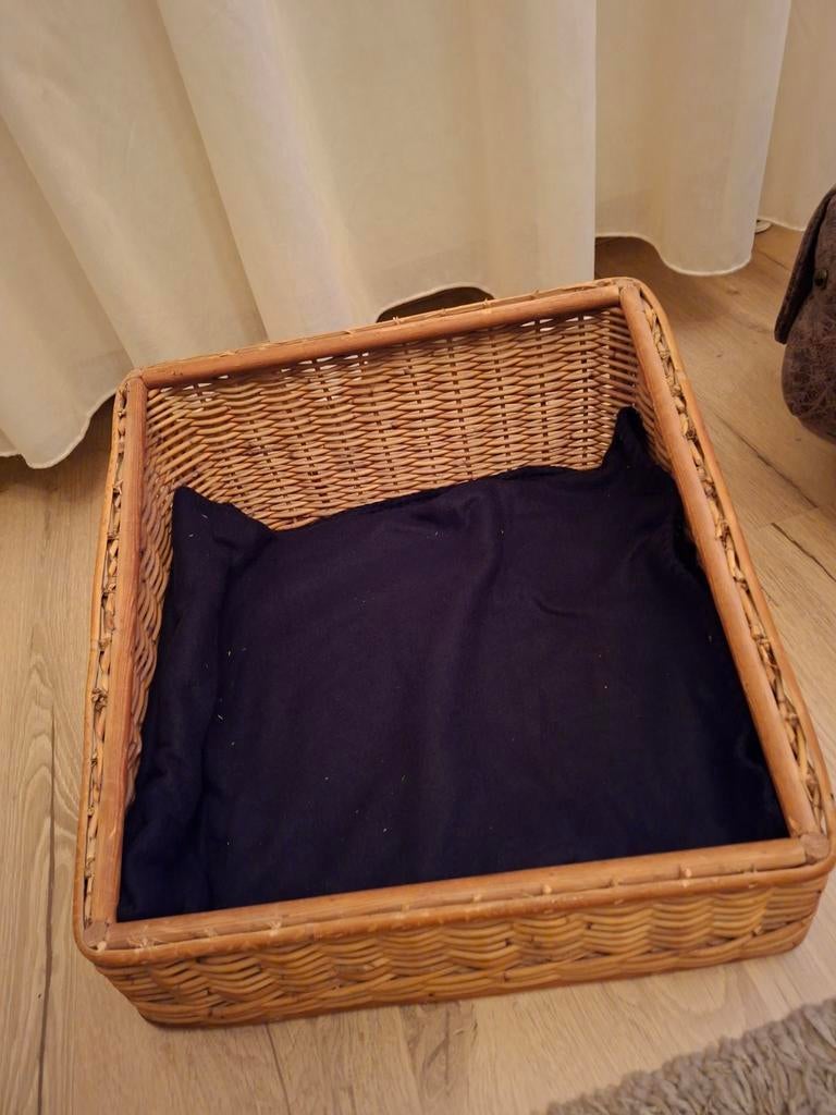 Honden of poezenmand  riet.40 bij 42 cm, Ophalen, Zo goed als nieuw, Riet