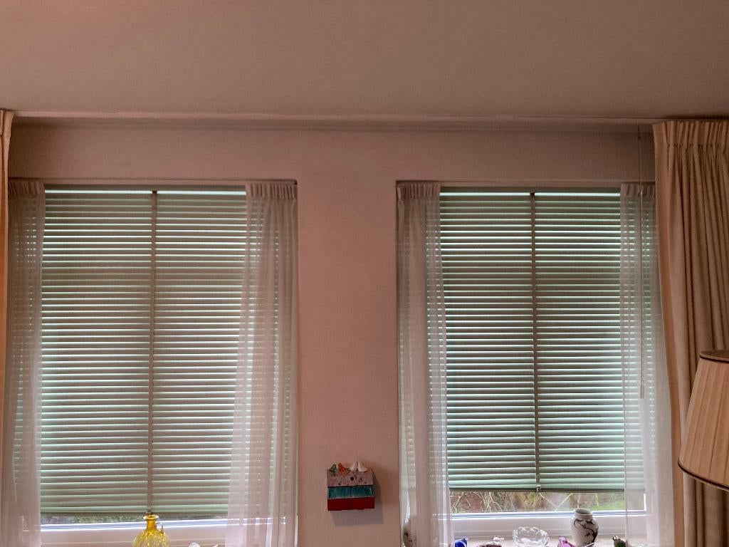 twee mintgroen mint pastel groen groene Luxaflex jaloezieën, Huis en Inrichting, Ophalen, Gebruikt, 100 tot 150 cm, 150 tot 200 cm