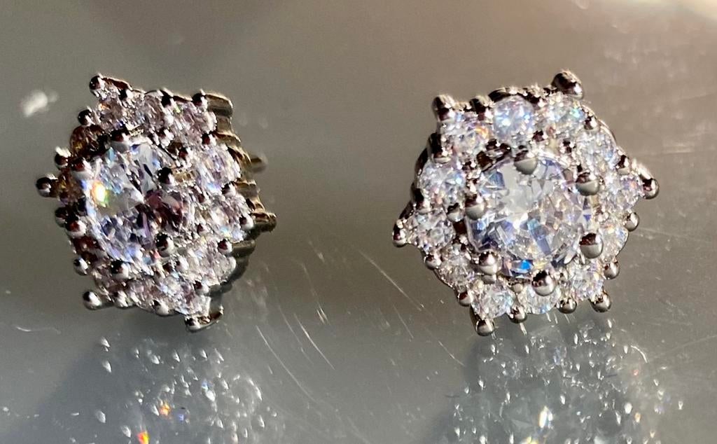 Zilveren oorknopjes met Zirkonia, Sieraden, Tassen en Uiterlijk, Oorbellen, Nieuw, Ophalen of Verzenden, Met edelsteen, Knopjes of Stekers