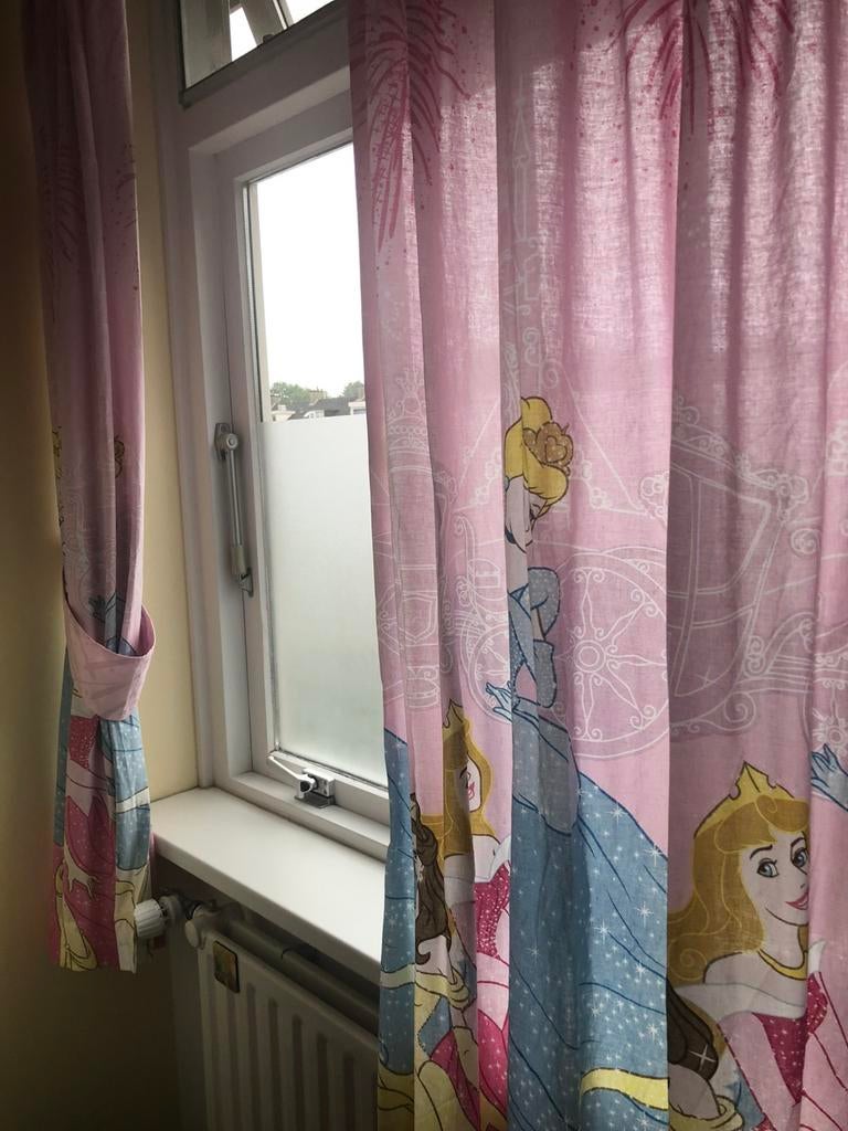 Disney prinses gordijnen met embrasses, Ophalen of Verzenden, Zo goed als nieuw, 50 tot 100 cm