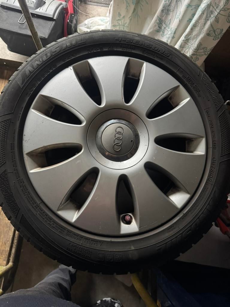 Mooi Set Audi A4 - VW Velgen 5x112 205/55/16 ALL-SEASON, Auto-onderdelen, Gebruikt, 16 inch, Banden en Velgen, All Season