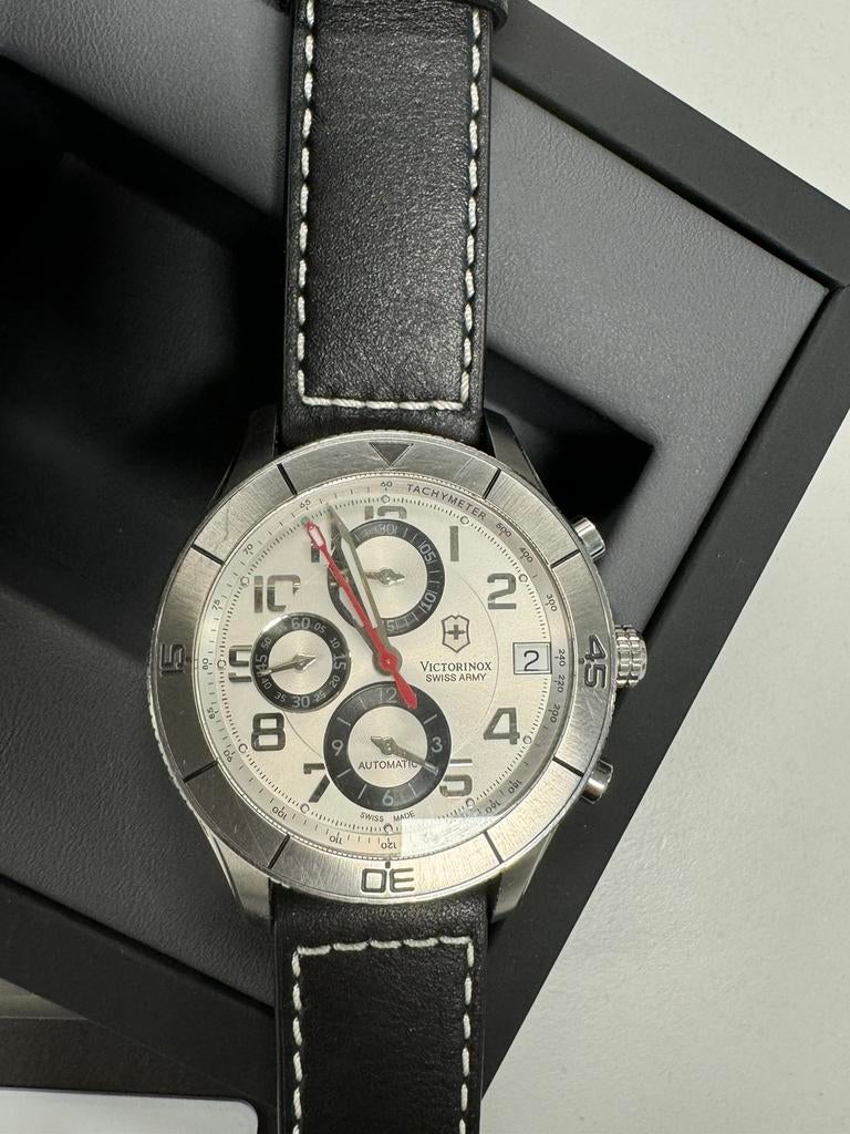 317895 Victorinox Swiss Army Ambassador Clous de Paris, Overige merken, Leer, Staal, Polshorloge