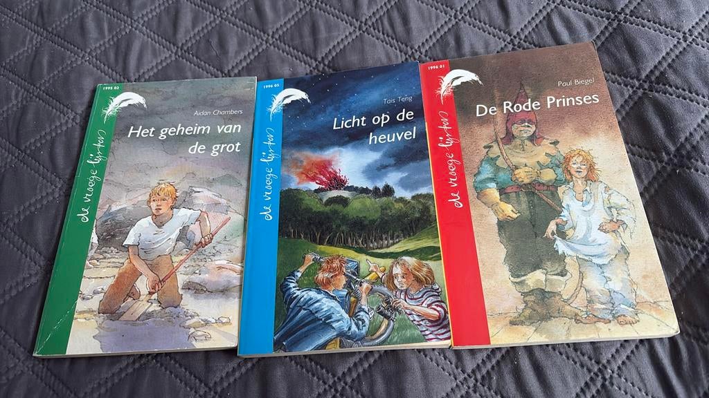 De vroege lijsters 3x Licht op de heuvel, De rode prinses, Boeken, Ophalen of Verzenden, Gelezen, Fictie