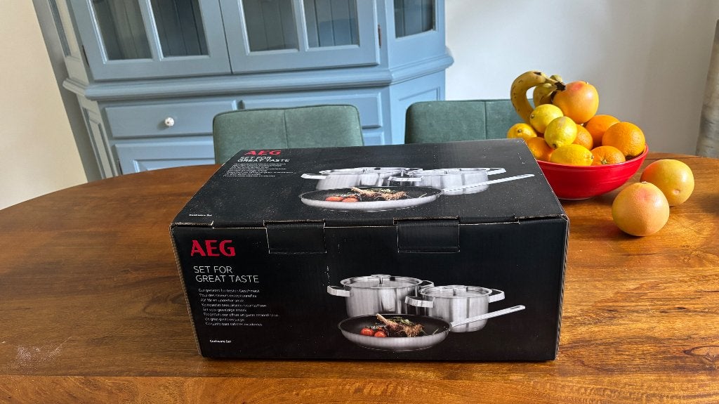 AEG pannenset twv €79,99, Huis en Inrichting, Keuken | Potten en Pannen, Ophalen, Nieuw, Pannenset, Rvs