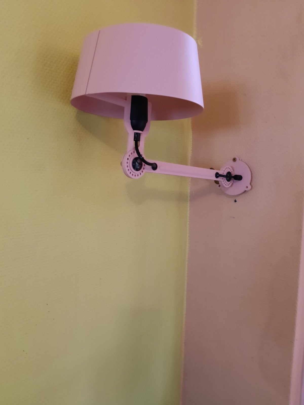 Tonone bolt wall install designlamp, Ophalen of Verzenden, Zo goed als nieuw