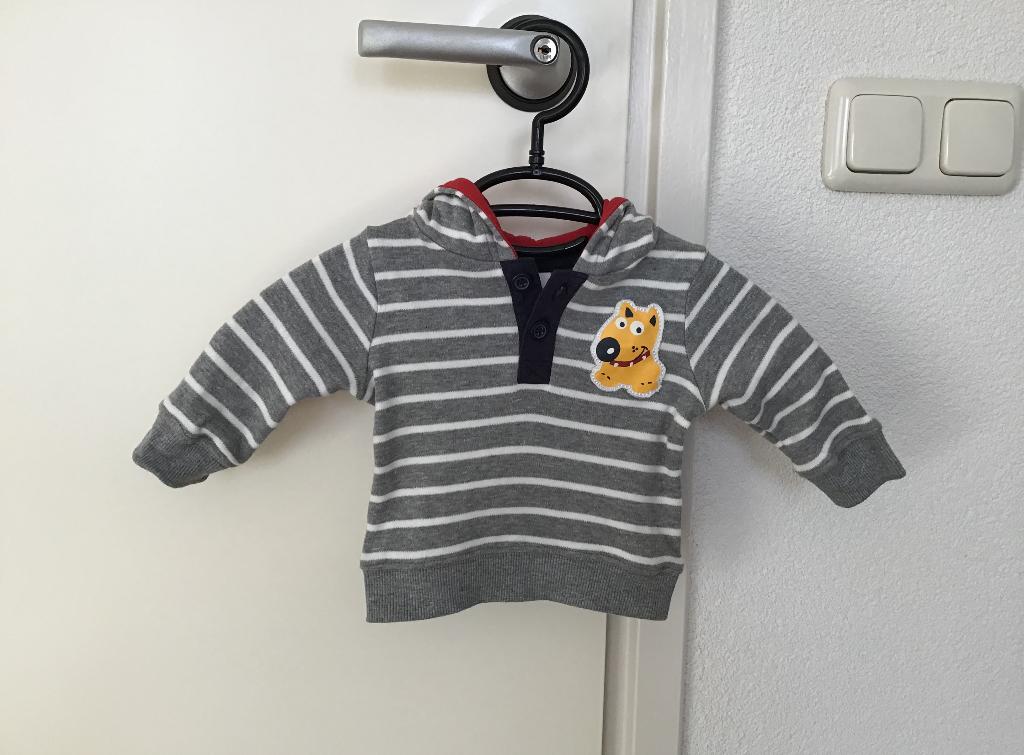 Grijs met wit gestreepte babyhoodie. Merk Topomini. Maat 56., Kinderen en Baby's, Gebruikt, Topomini, Truitje of Vestje, Verzenden