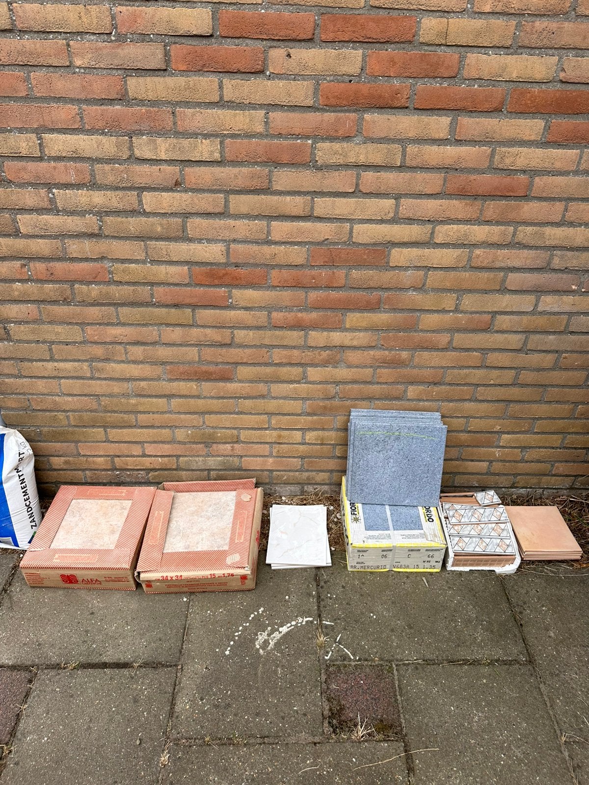 Restpartij tegels, Doe-het-zelf en Verbouw, Tegels, Ophalen, 60 cm of meer, Minder dan 20 cm, Zo goed als nieuw