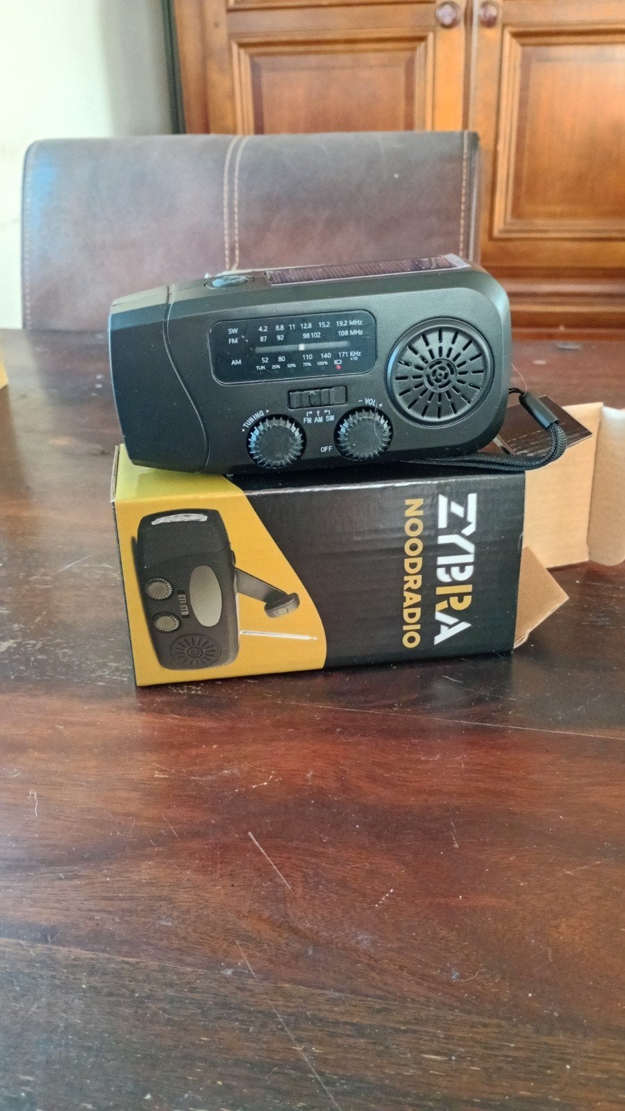Noodradio - Solar, handslinger Zaklamp, Powerbank, Ophalen of Verzenden, Nieuw, Radio