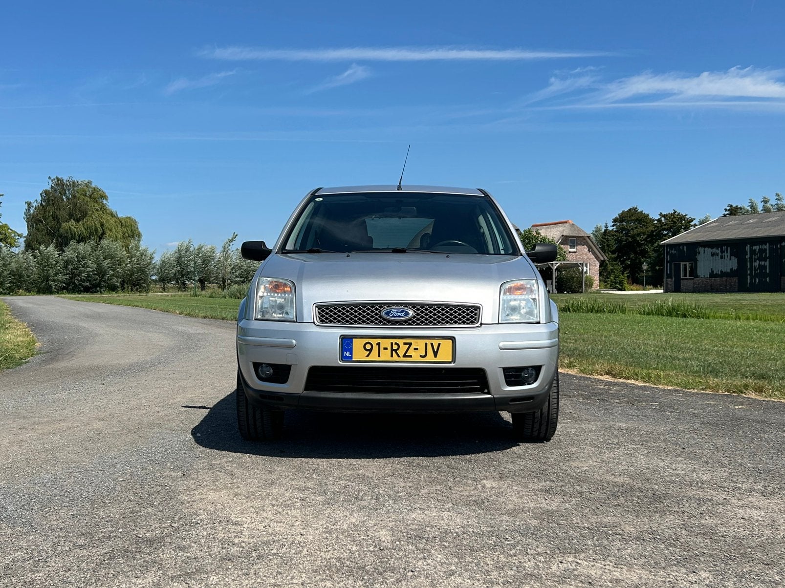 Ford Fusion 1.4 16V Futura 2005 airco trekhaak hoge instap, Voorwielaandrijving, 40 €/maand, Zwart, Metallic lak
