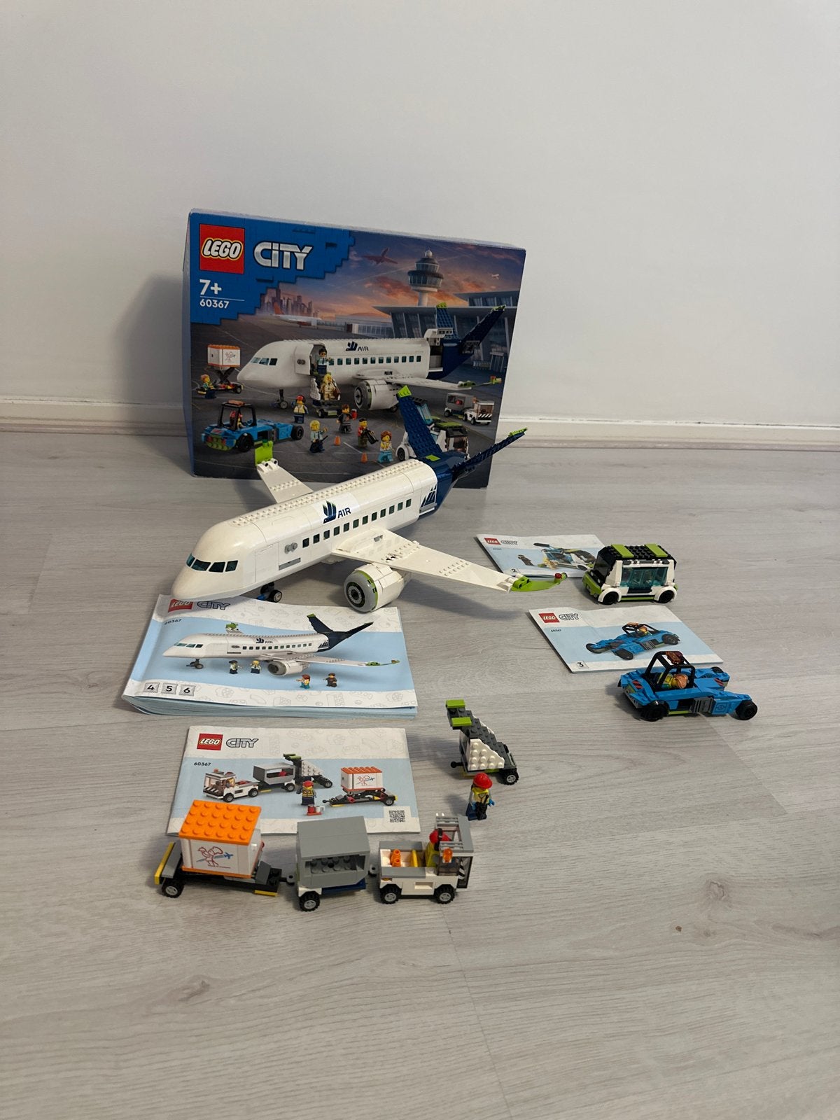 LEGO City Passagiersvliegtuig 60367 - Zo goed als nieuw, Ophalen, City, Lego, Zo goed als nieuw