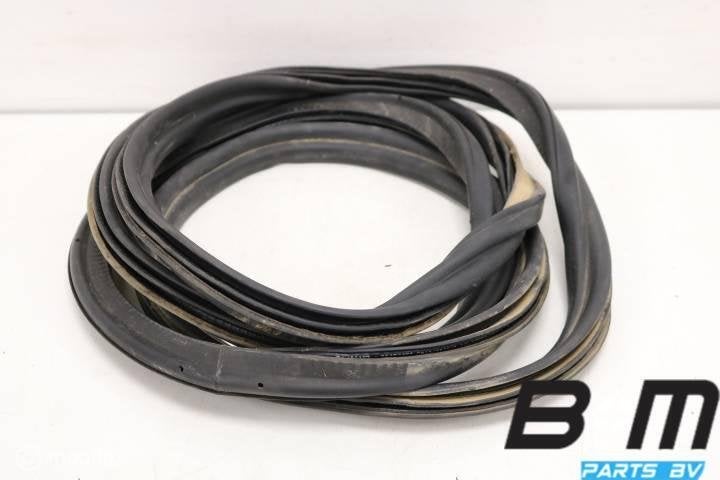 Achterkleprubber Skoda Fabia 3 6V6827705A, Auto-onderdelen, Gebruikt