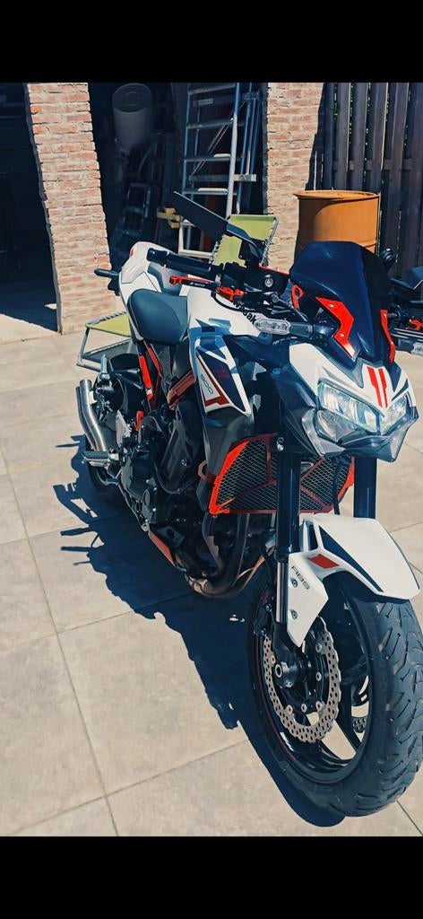 Kawasaki Z900 uit 2023 - 8000km perfecte staat., Motoren, Occasion, 4 cilinders, Motorrijbewijs A, Particulier