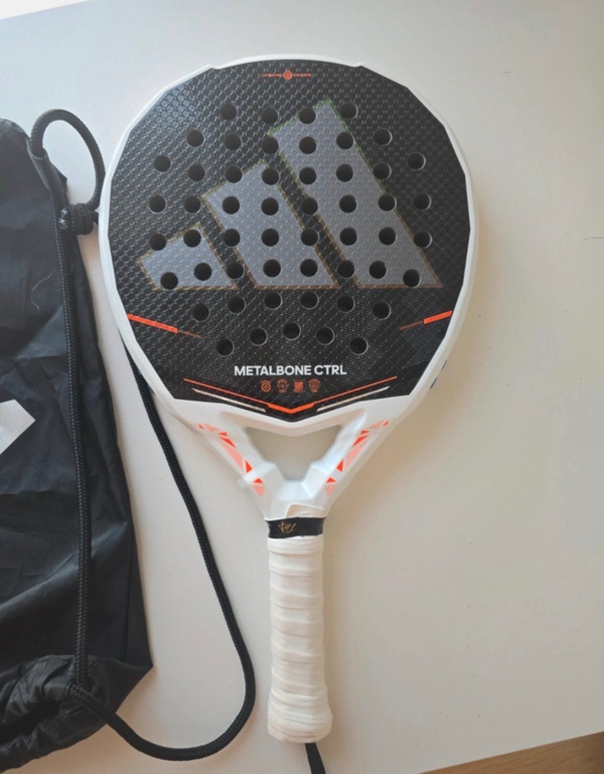 Adidas Metalbone CTRL 3.5 2026 - Nieuw, Sport en Fitness, Tennis, Adidas, Ophalen of Verzenden, Zo goed als nieuw, Racket