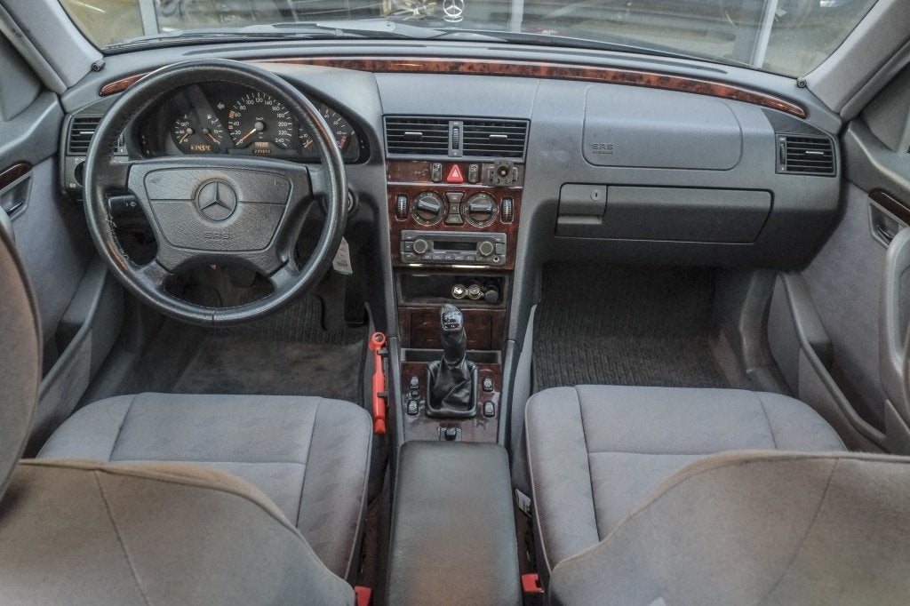 Mercedes-benz C-klasse 180 1e eigenaar | Trekhhaak, Auto's, Achterwielaandrijving, 1799 cc, Verwarmde buitenspiegels, Zwart