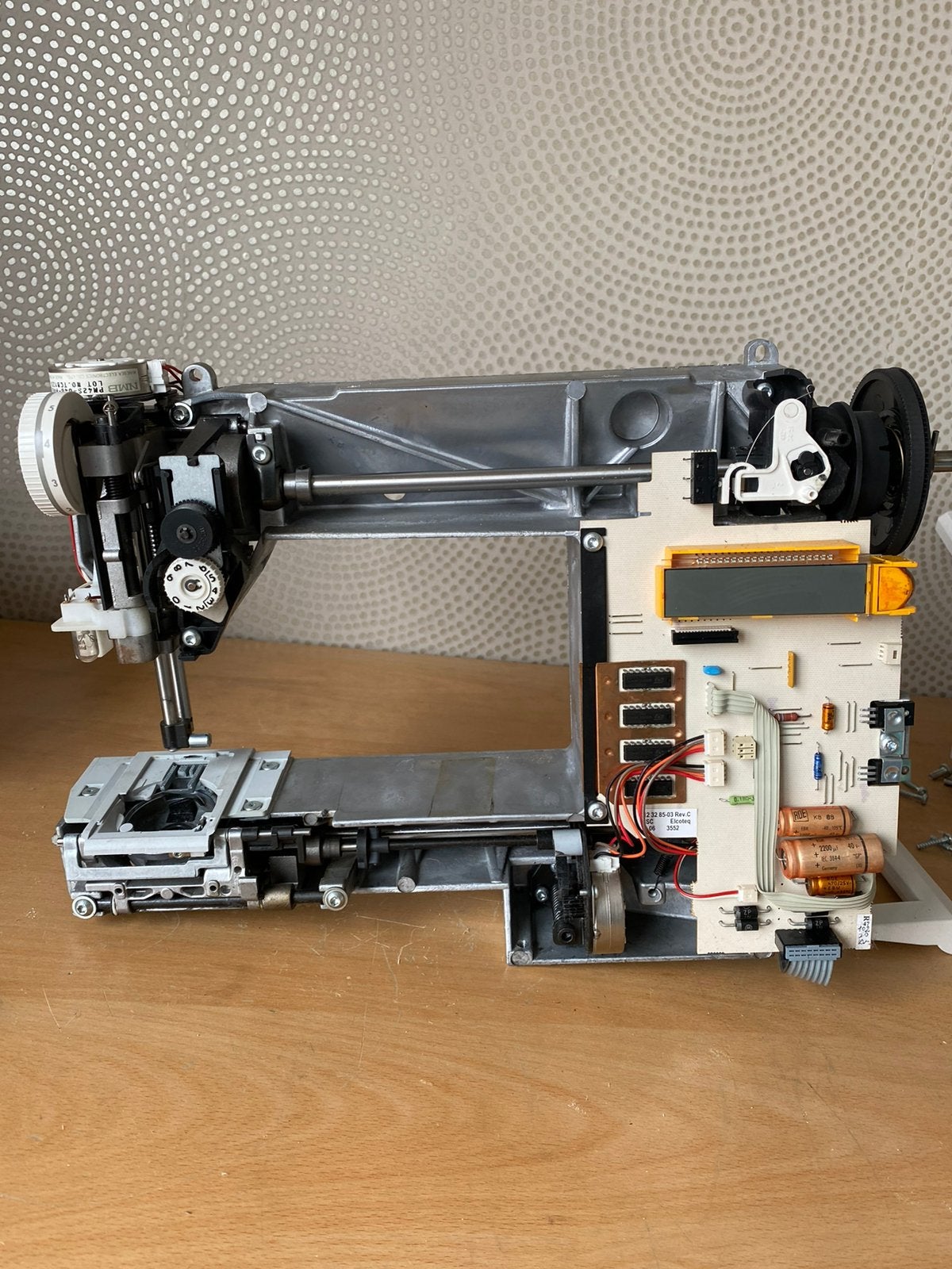 INKOOP/VERKOOP/REPARATIE EN ONDERHOUD VAN NAAIMACHINES, Gebruikt, Naaimachine, Industrieel, Ophalen