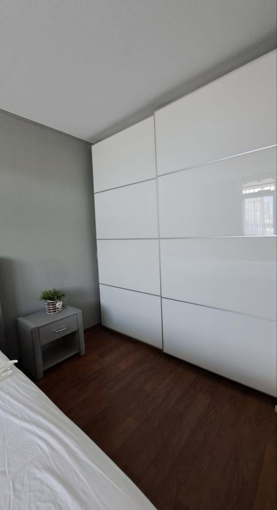 Witte  ikea paxkast met schuifdeuren, Met plank(en), Kunststof, Gebruikt, 200 cm of meer