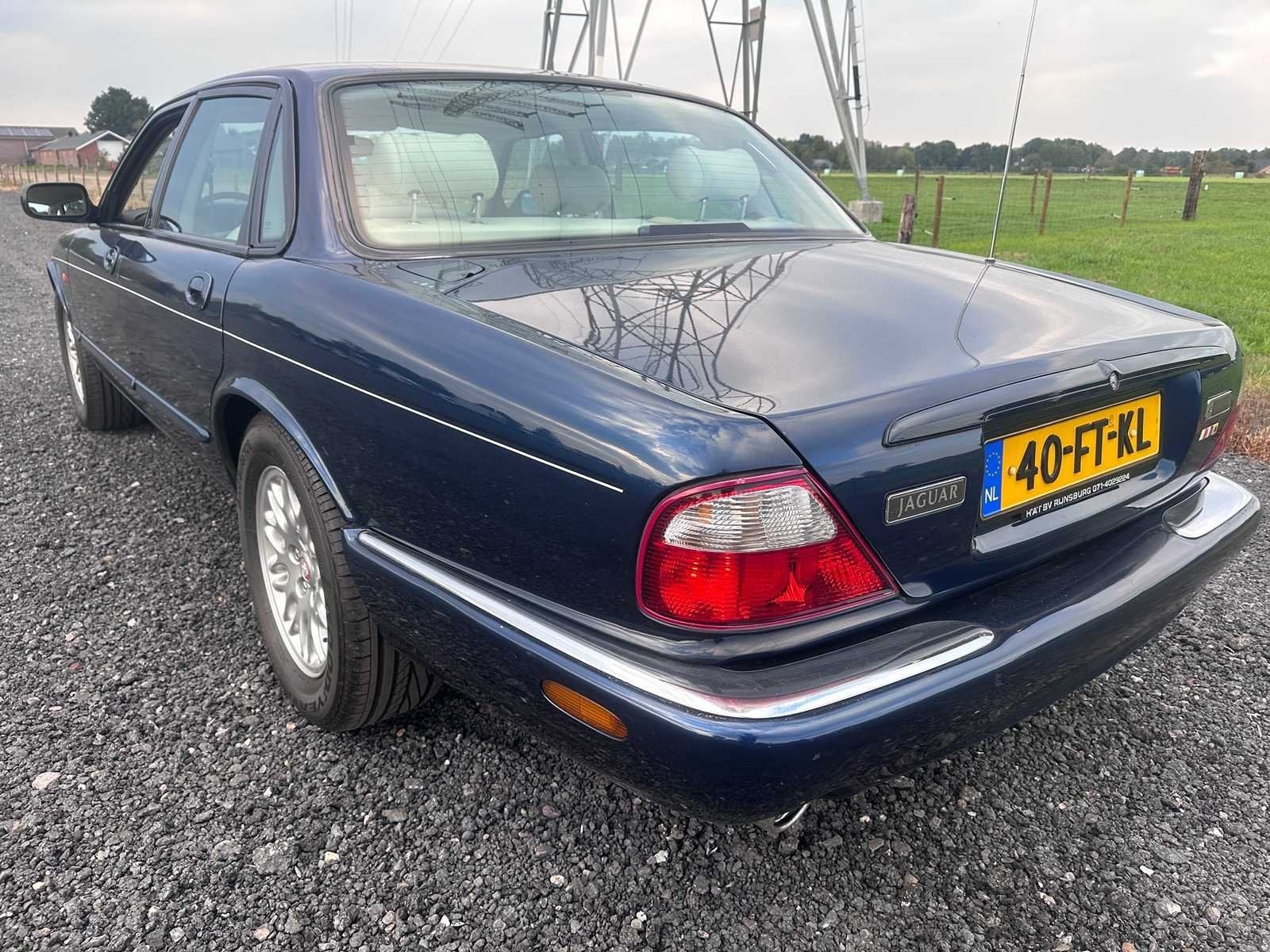 2000 - Jaguar - XJ - 3.2 V8 Executive - 40-FT-KL, Auto's, Achterwielaandrijving, Gebruikt, 8 cilinders, Blauw