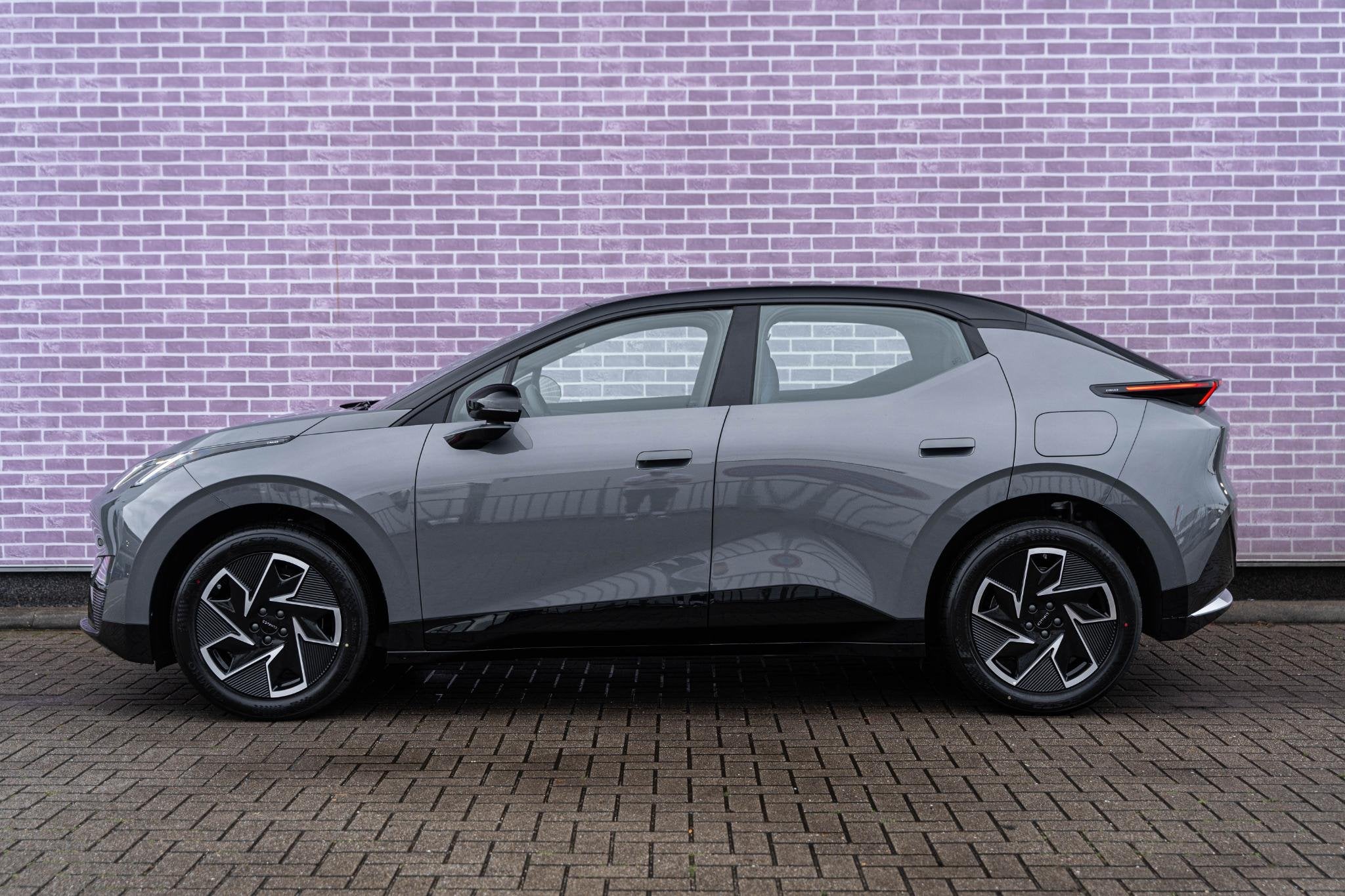 Lynk & Co 02 Core 66 kWh | Apple Carplay/Android Auto | Keyl, Auto's, Automaat, Achterwielaandrijving, 450 min, SUV of Terreinwagen