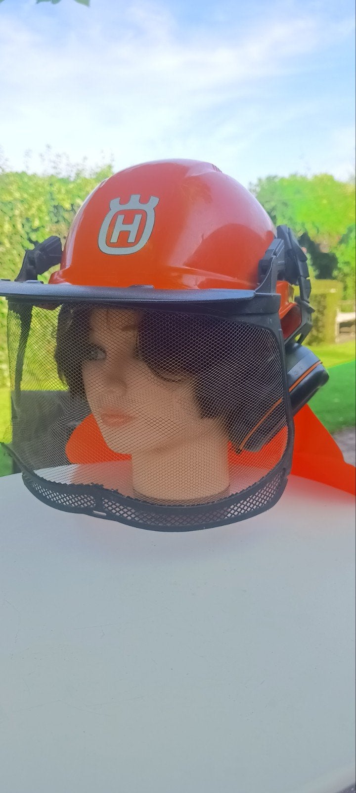 Husqvarna Veiligheidshelm met Gehoorbescherming en Vizier, Verzenden