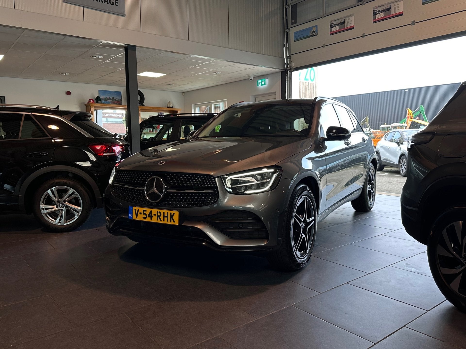 Mercedes-Benz GLC-klasse 400d 4MATIC Grijs Kenteken|Rijklaar, Auto's, Dealer onderhouden, Gebruikt, Zwart, 2925 cc