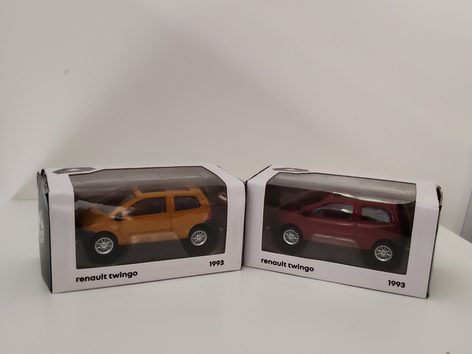 Set van 2 Renault Twingo 1993 schaalmodellen, Verzenden, Nieuw, Auto, Overige merken