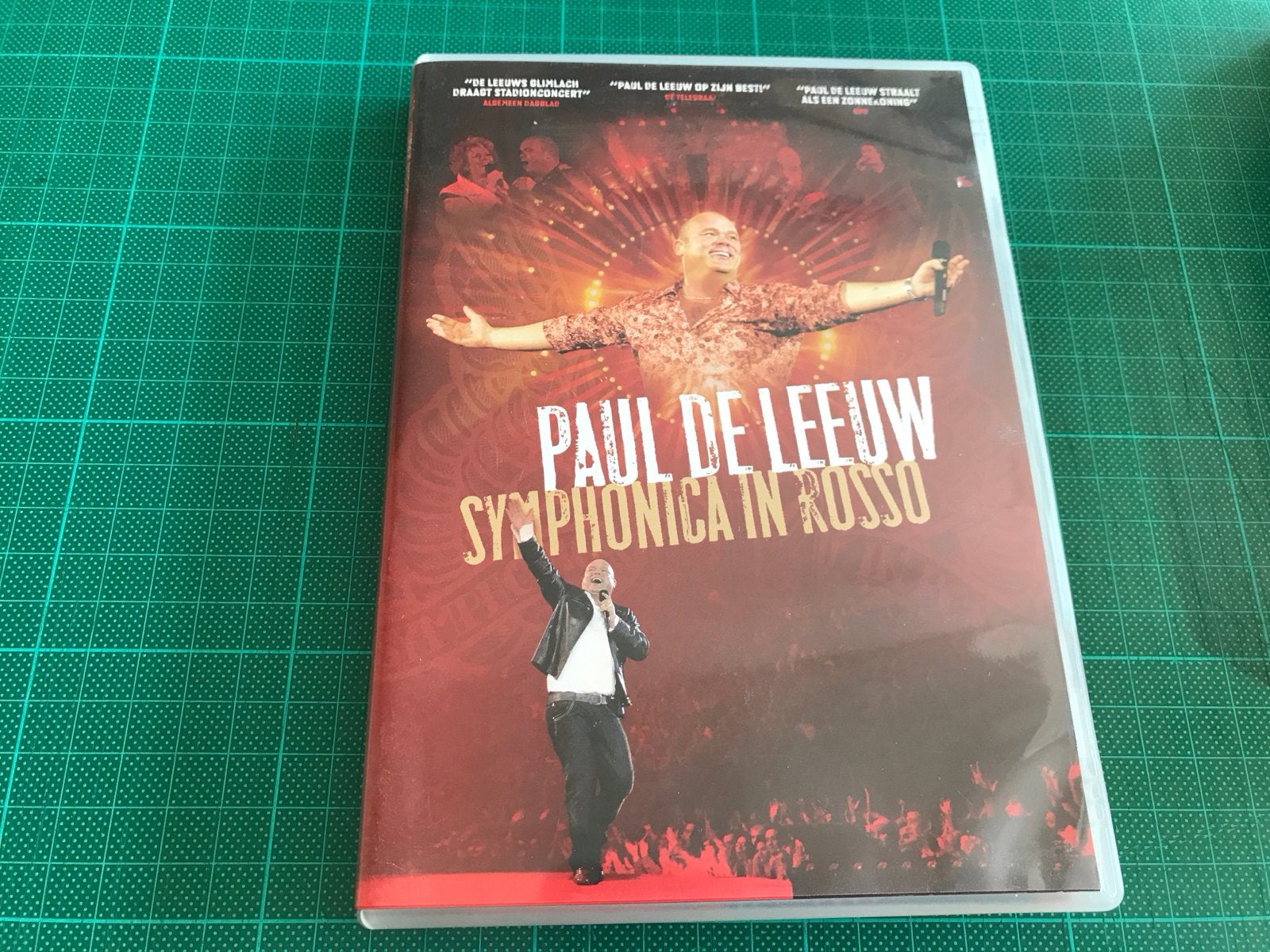 Paul de Leeuw Symphonica in Rosso DVD - Krasvrij (k), Alle leeftijden, Zo goed als nieuw, Concert, Inclusief doosje