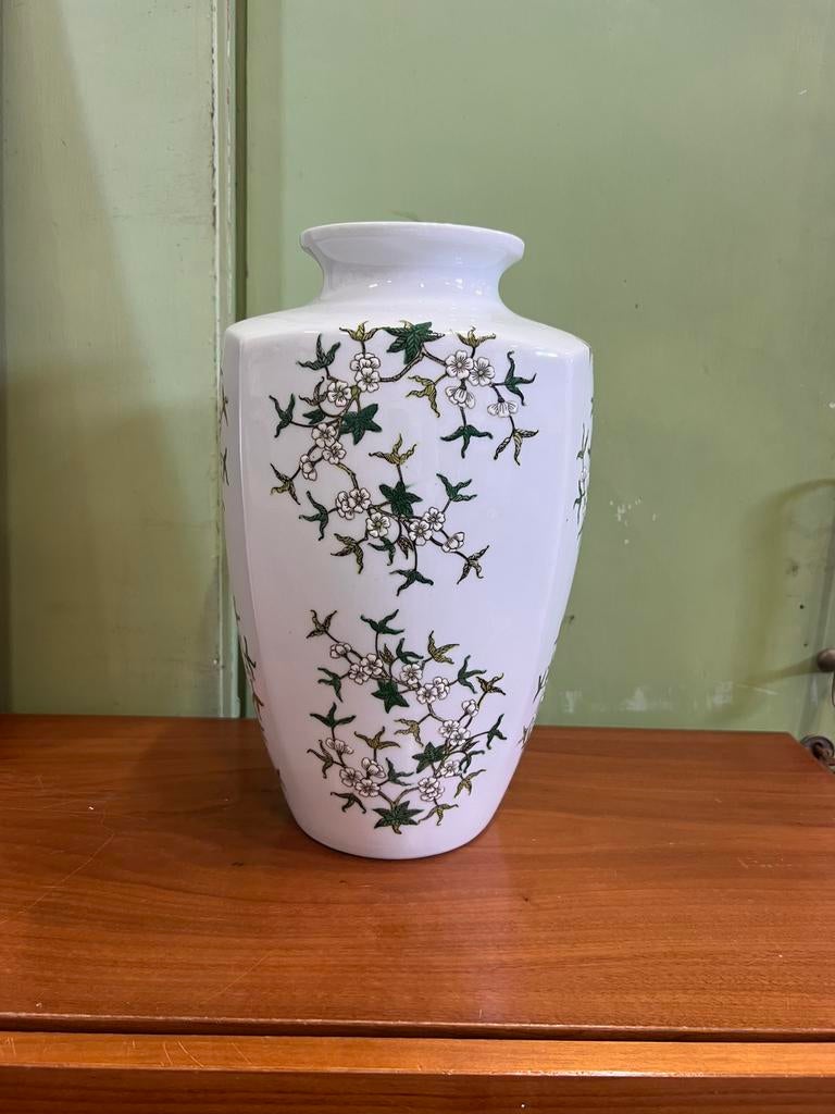 Vintage handbeschilderde Hong Kong porseleinen vaas, Ophalen of Verzenden