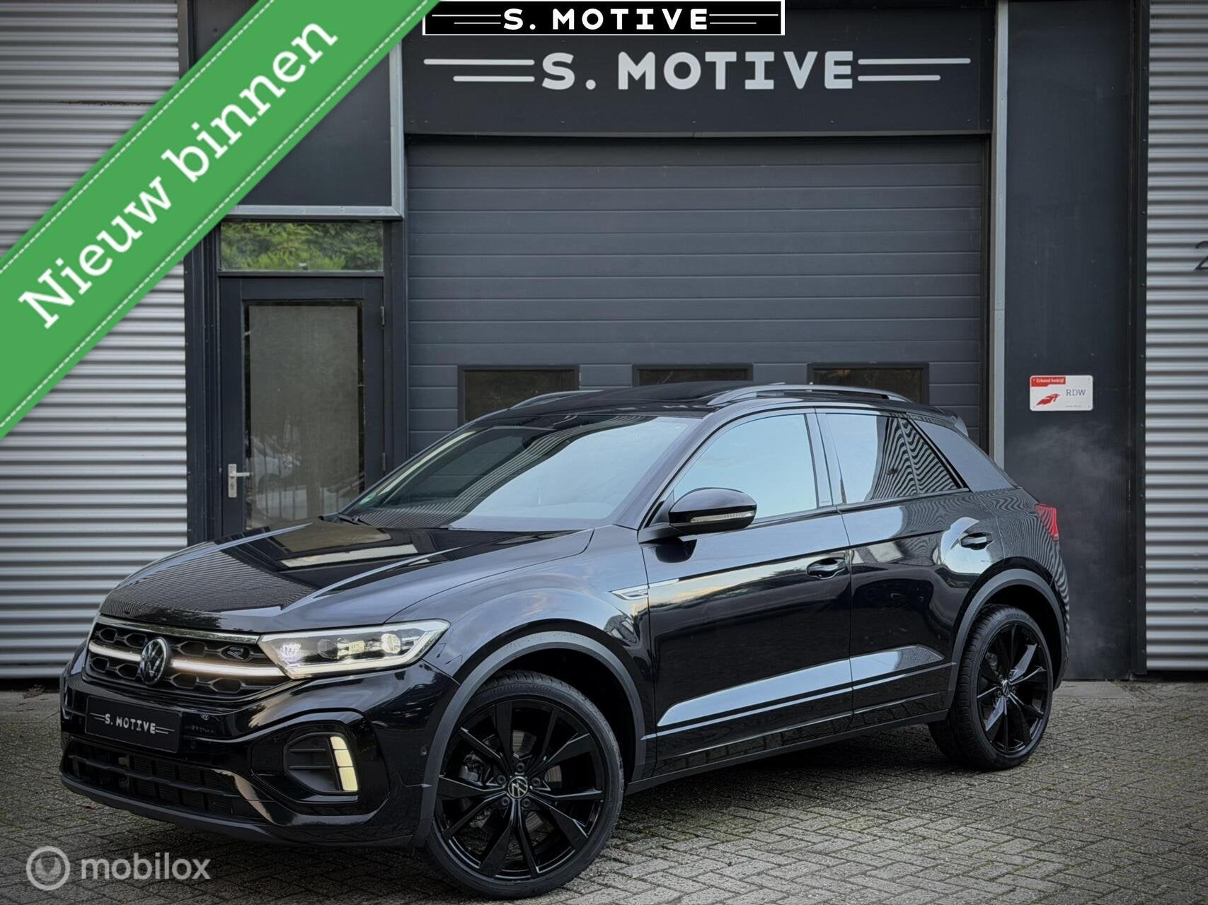 Volkswagen T-Roc 1.5 TSI R-Line|Pano|Black-Style|IQ Lights|S, 1258 kg, Zwart, 4 cilinders, 150 pk