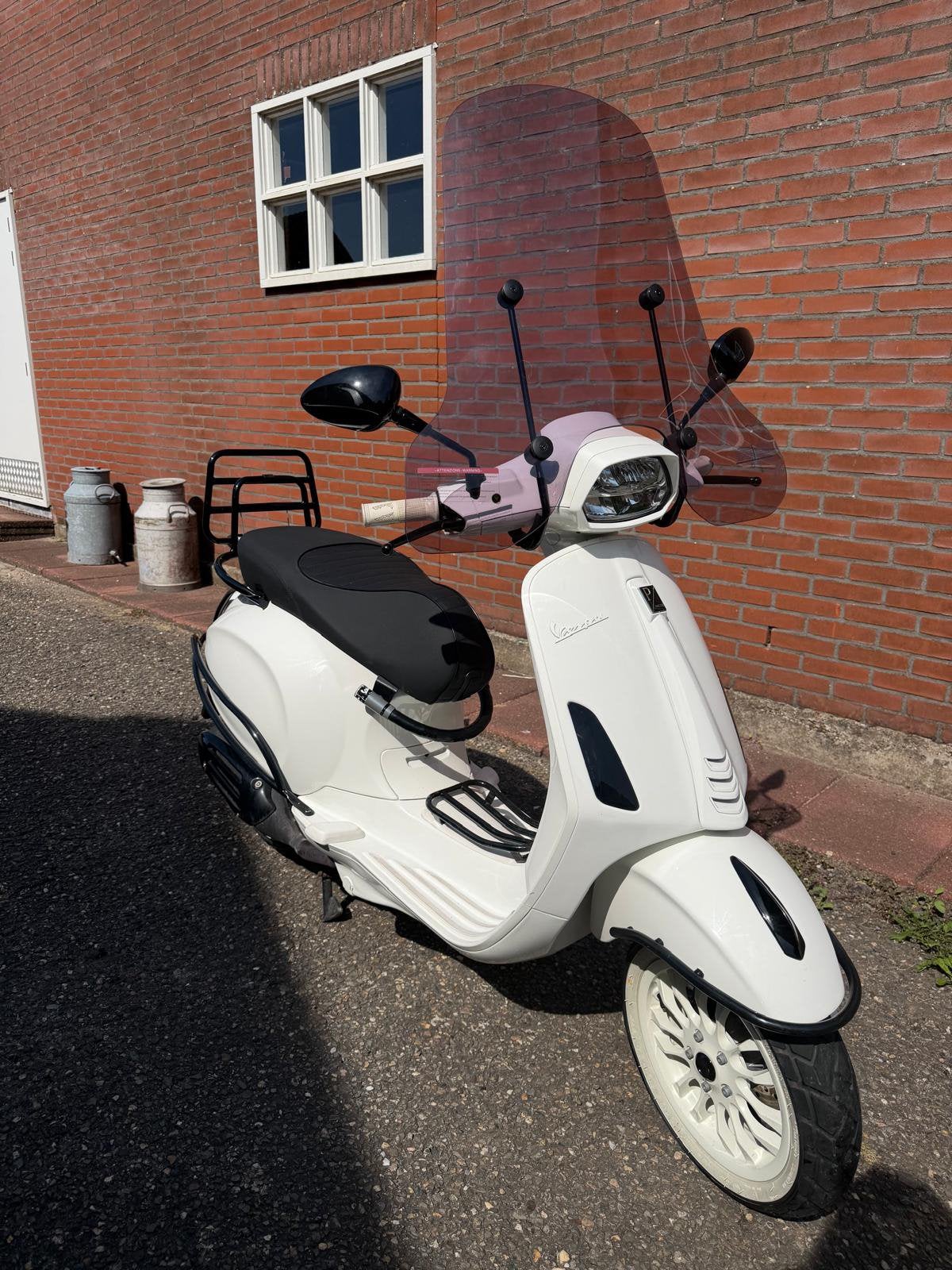 Vespa Sprint 50, vele opties, z.g.a.n, lage km stand, 2023, Fietsen en Brommers, Scooters | Vespa, Ophalen, Overige modellen, Maximaal 45 km/u