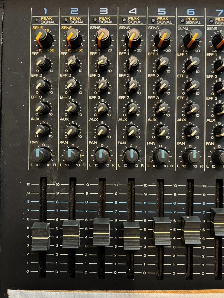 mengpaneel, Muziek en Instrumenten, Mengpanelen, Ophalen of Verzenden, Zo goed als nieuw, 20 kanalen of meer