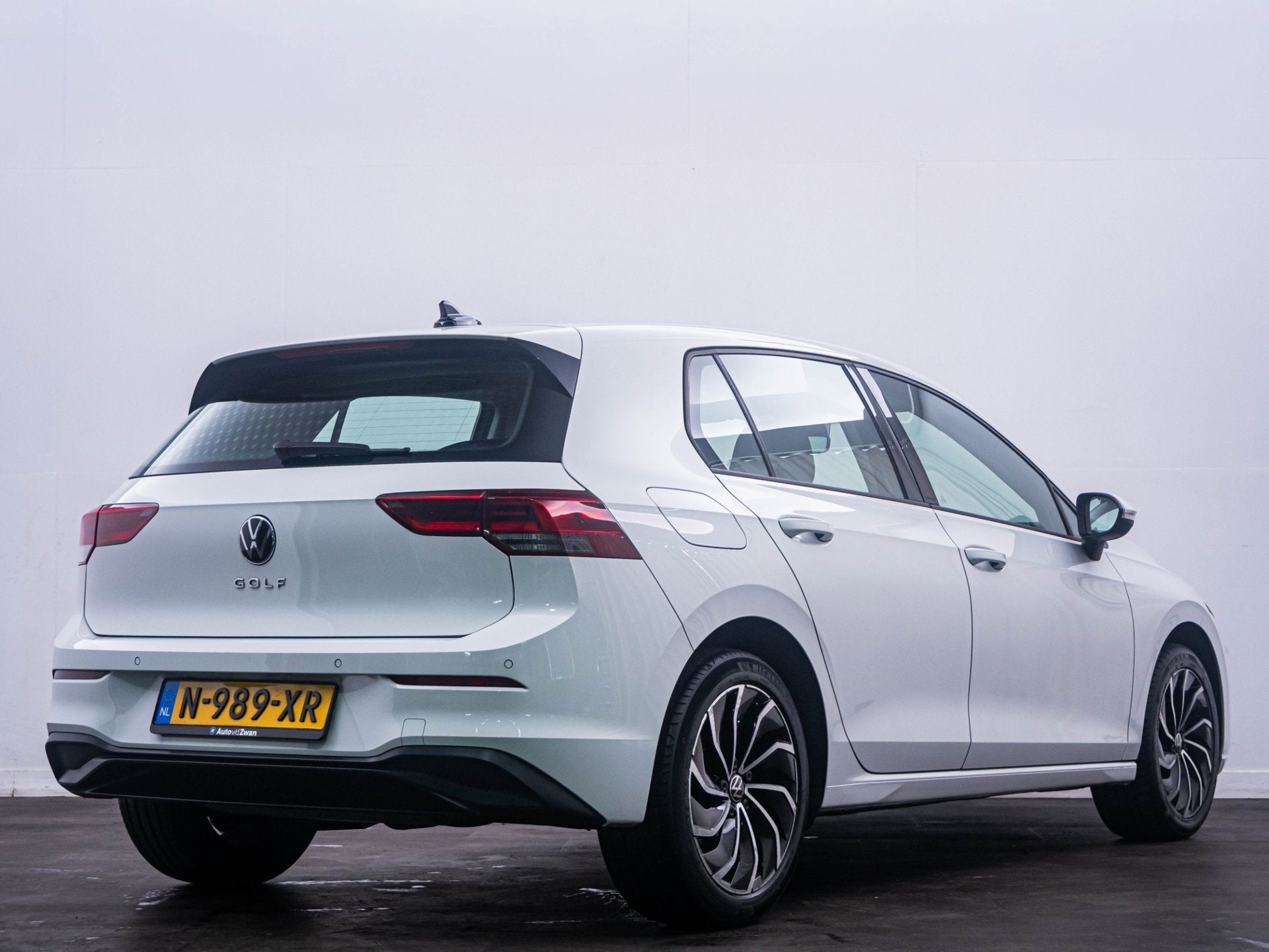 Volkswagen Golf 1.0 TSI Life Carplay|PDC|Digidash|ACC!, Voorwielaandrijving, Stof, Gebruikt, Euro 6