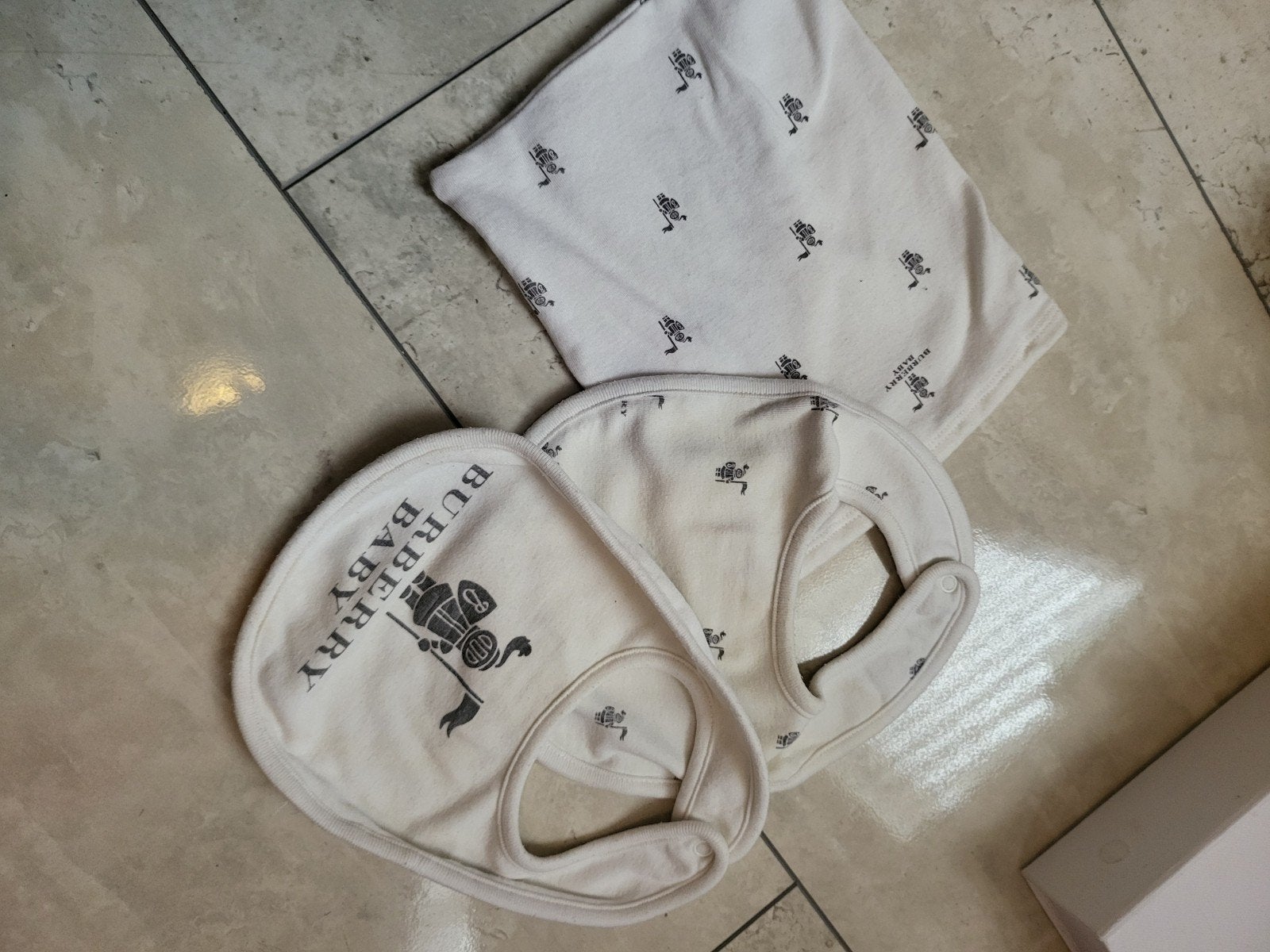 burberry baby slabbertjes, Kinderen en Baby's, Ophalen of Verzenden