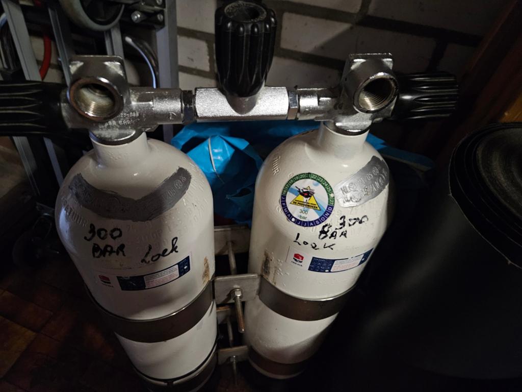 2x 7 liter 300 bar duikflessen, nog deze maand in keur, Ophalen of Verzenden
