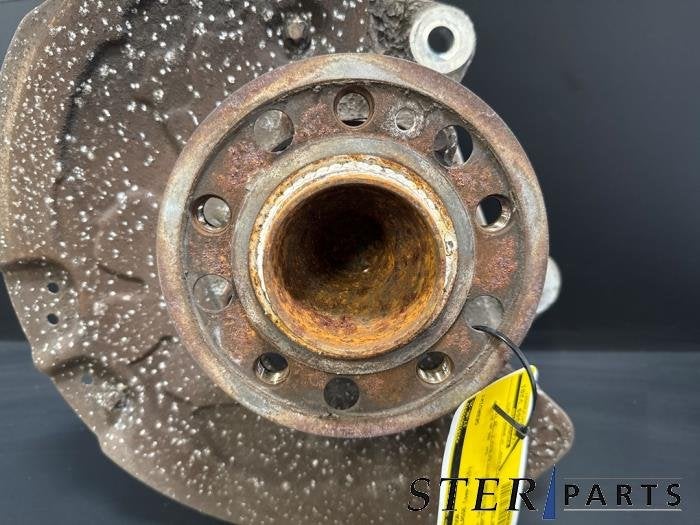 Fusee links-voor van een Mercedes C-Klasse, Gebruikt, -, Ophalen of Verzenden, -
