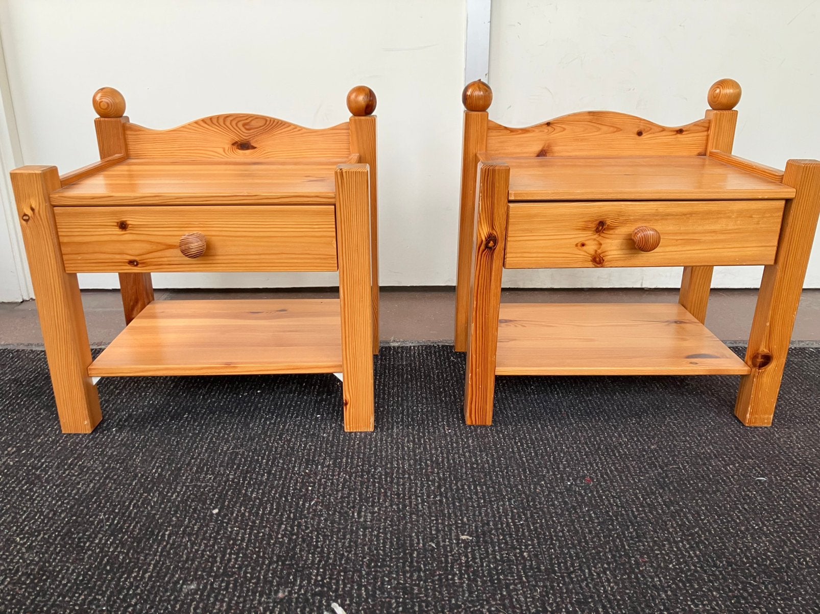 2 grenen nachtkastjes. Scandinavisch. Jaren 80, Zo goed als nieuw, Minder dan 100 cm, 25 tot 50 cm, 50 tot 100 cm