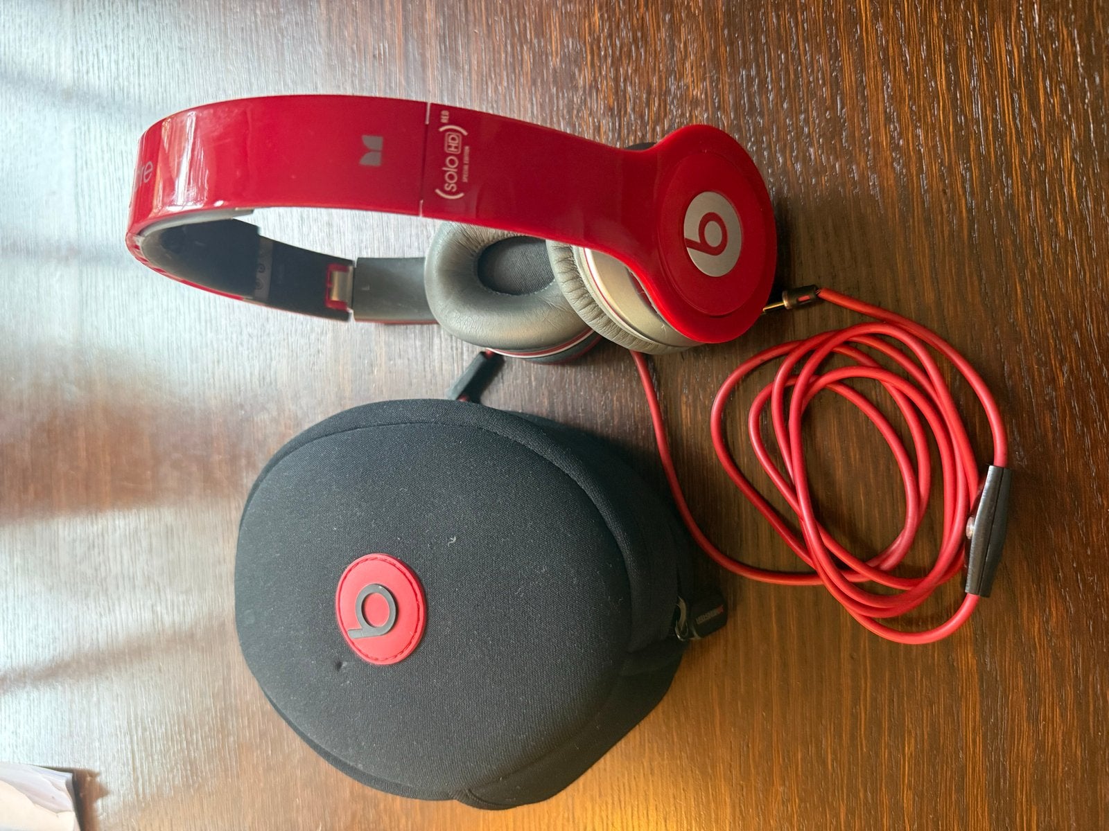 Beats Solo HD Koptelefoon Rood met Draagtas