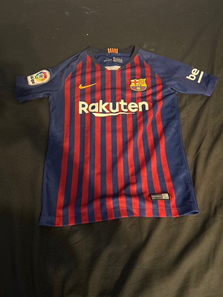 Barcelona shirt, Sport en Fitness, Voetbal, Maat XS of kleiner, Ophalen of Verzenden, Zo goed als nieuw, Shirt
