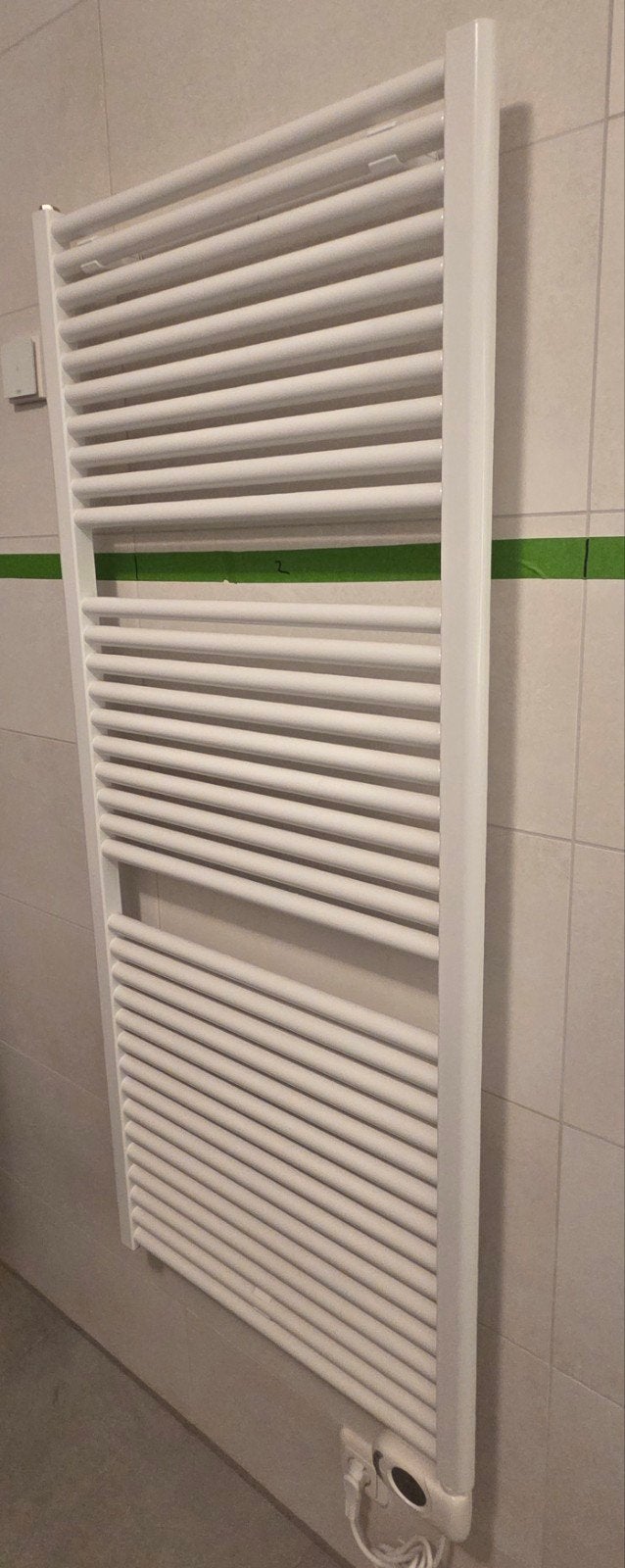 Badkamer radiator elektrisch, wit 140cm x 60cm, Doe-het-zelf en Verbouw, Verwarming en Radiatoren, Ophalen, Radiator, Zo goed als nieuw
